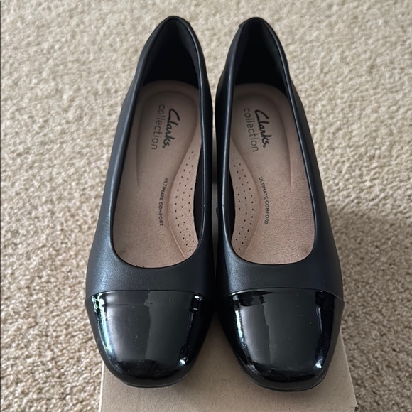 Clarks Black Low Heel Pumps - Picture 5 of 7